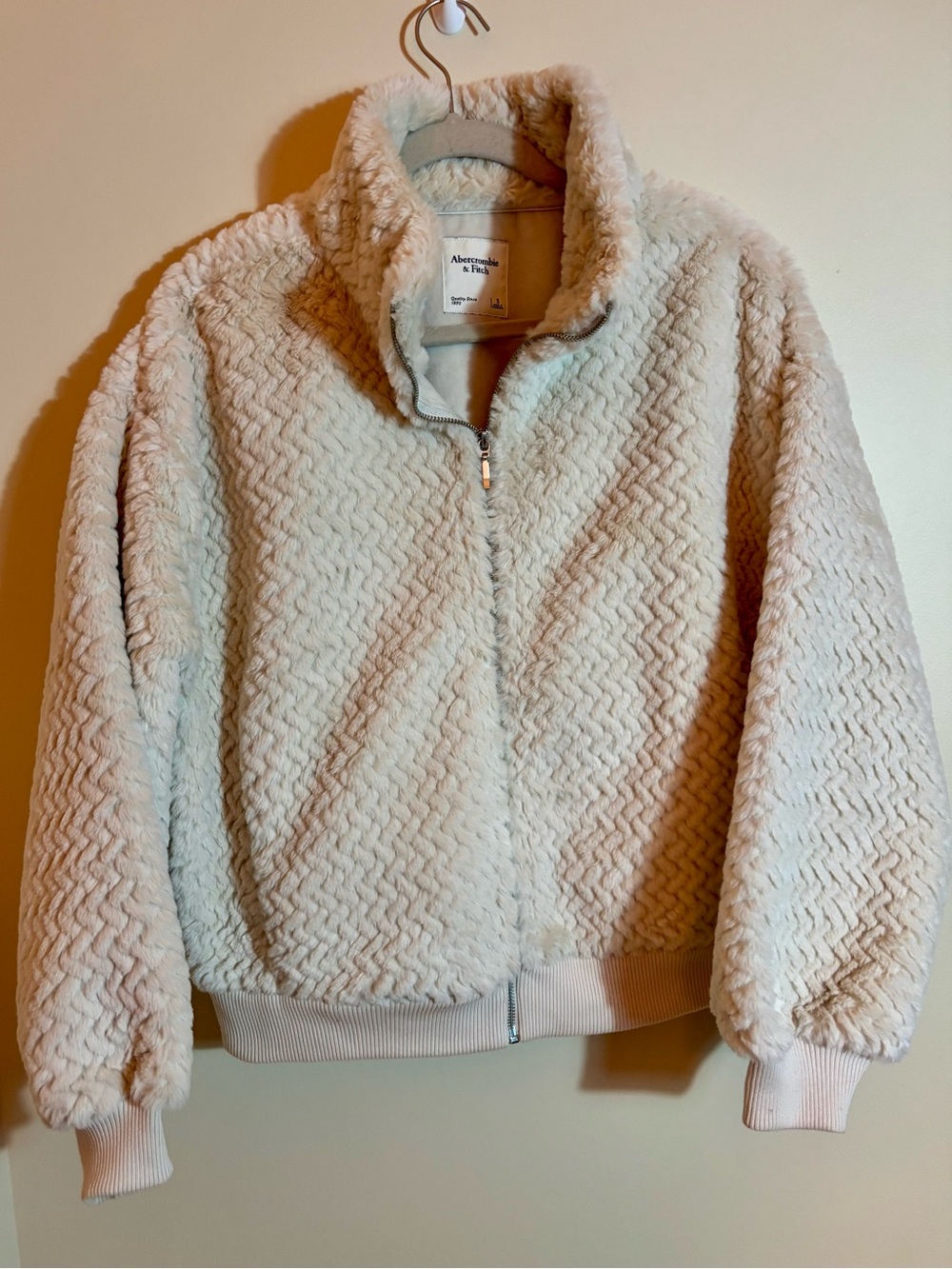 Abercrombie & Fitch Textured Sherpa Faux-fur Shearling Bomber Zipup Jacket Cream